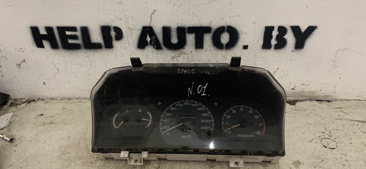 щиток приборов (приборная панель) Mitsubishi Space Wagon 2 поколение (Typ N30/N40) 1996, 1.8 л., бензин - фото №1