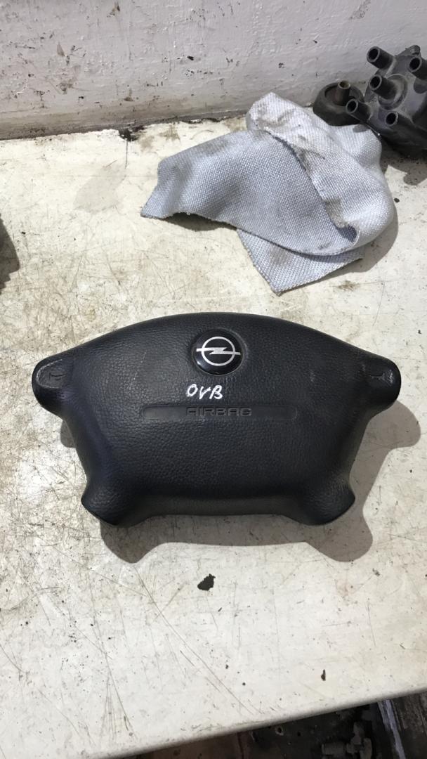 подушка безопасности водителя Opel Vectra B (1995 - 1999) - фото №1
