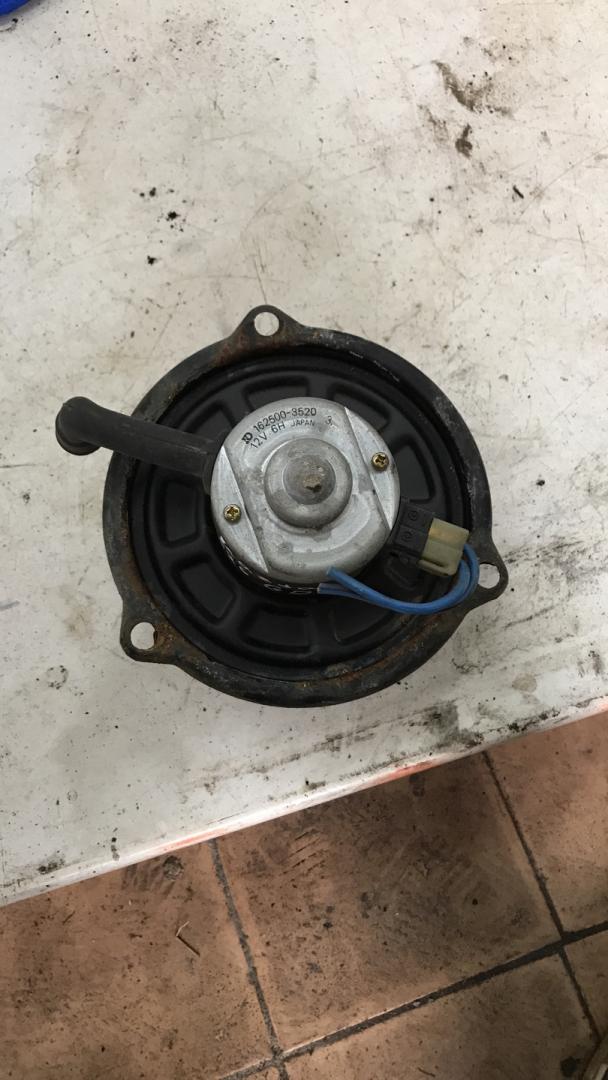 моторчик печки Mazda 626 3 поколение (1987 - 1992) - фото №1