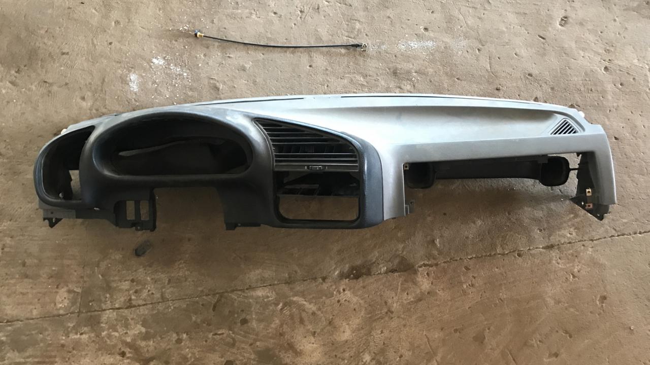 панель передняя салона (торпедо) BMW 3 серия E36 (1990 - 1996), седан - фото №1