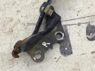 петля крышки багажника Toyota Avensis 1 поколение (T220) (1997 - 2000)