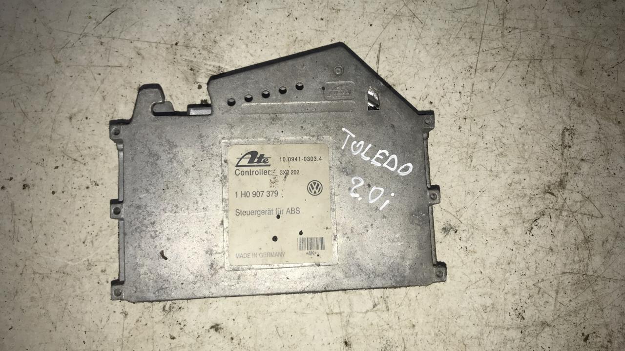 Блок управления ABS/ESP SEAT Toledo 1 поколение (1991 - 1999), 2.0 л., бензин - фото №1