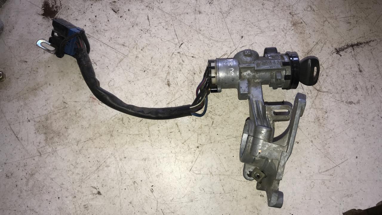 замок зажигания Mitsubishi Pajero 2 поколение (1991 - 1997) - фото №1