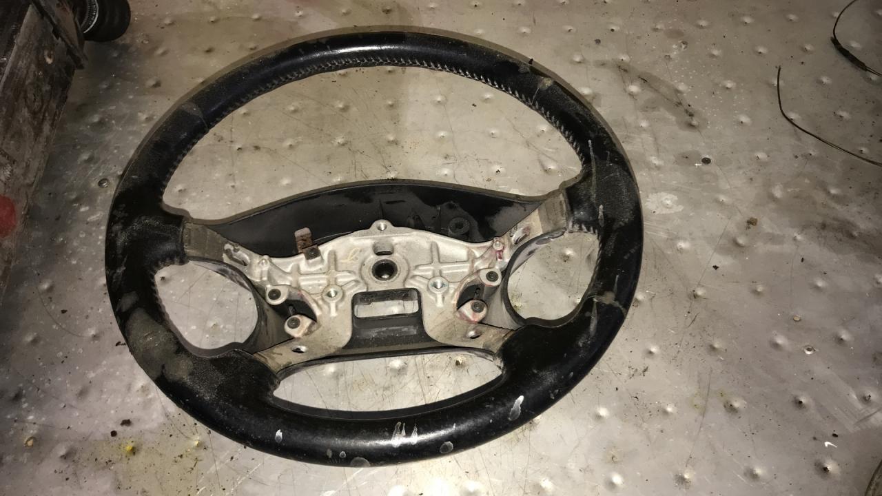 руль Mazda 626 GE (1991 - 1997) - фото №1