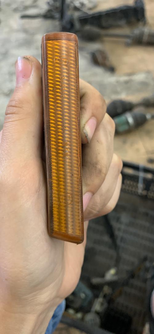 повторитель передний левый BMW 7 серия E38 (1994 - 1998) - фото №1