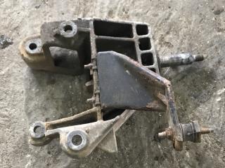 кронштейн (крепление) Renault Safrane 1 поколение [рестайлинг] (1996 - 2000), 2.2 л., дизель