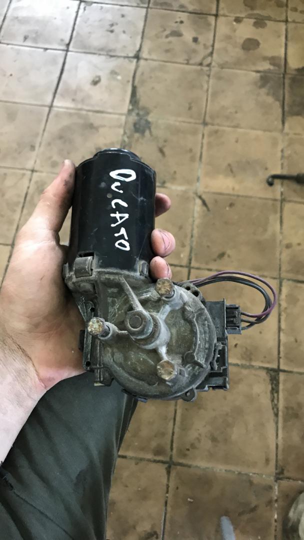 моторчик передних стеклоочистителей (дворников) Fiat Ducato 1 поколение (1981 - 1993) - фото №1