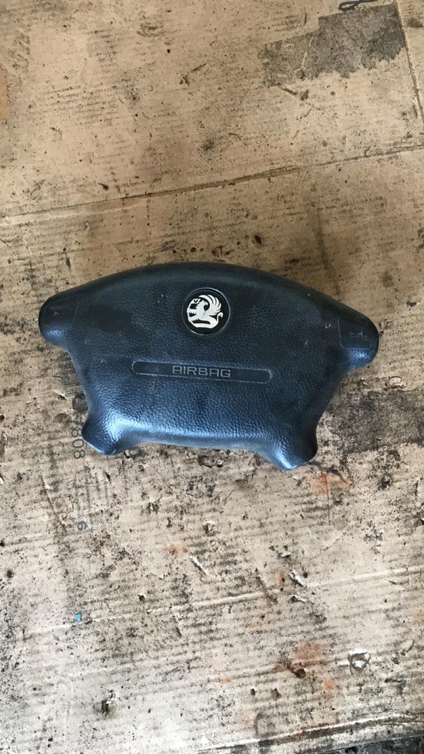 подушка безопасности водителя Opel Vectra B (1995 - 1999) - фото №1