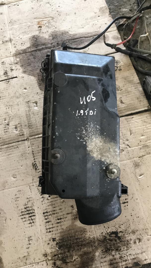 корпус воздушного фильтра Peugeot 405 1 поколение (1987 - 1996), 1.9 л., TDi, дизель, универсал - фото №1