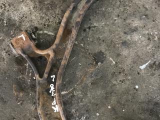 рычаг передний левый Dodge Caravan 4 поколение (2000 - 2007), 3.8 л.