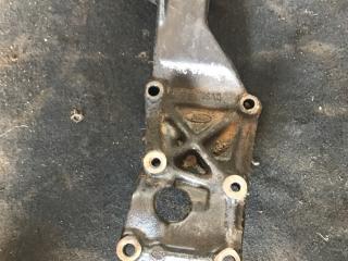 кронштейн (крепление) Ford Mondeo 2 поколение (1996 - 2000), 1.8 л., дизель