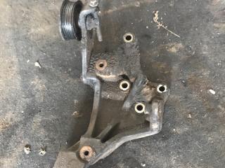 кронштейн (крепление) Ford Mondeo 2 поколение (1996 - 2000), 1.8 л., дизель