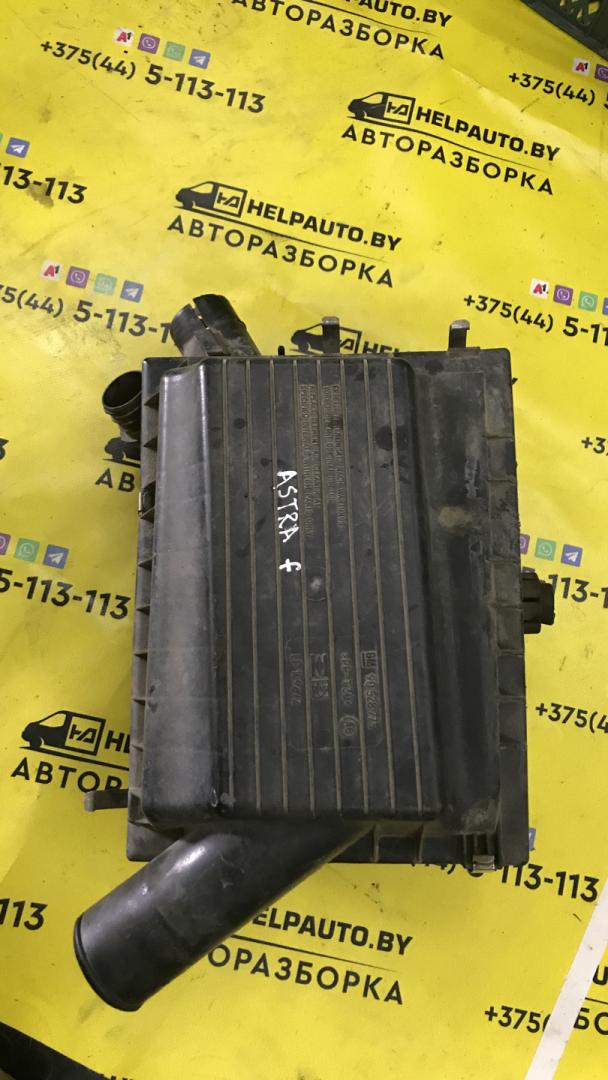 корпус воздушного фильтра Opel Astra F (1991 - 1994), 1.6 л., бензин, 5МКПП, универсал, передний привод - фото №1