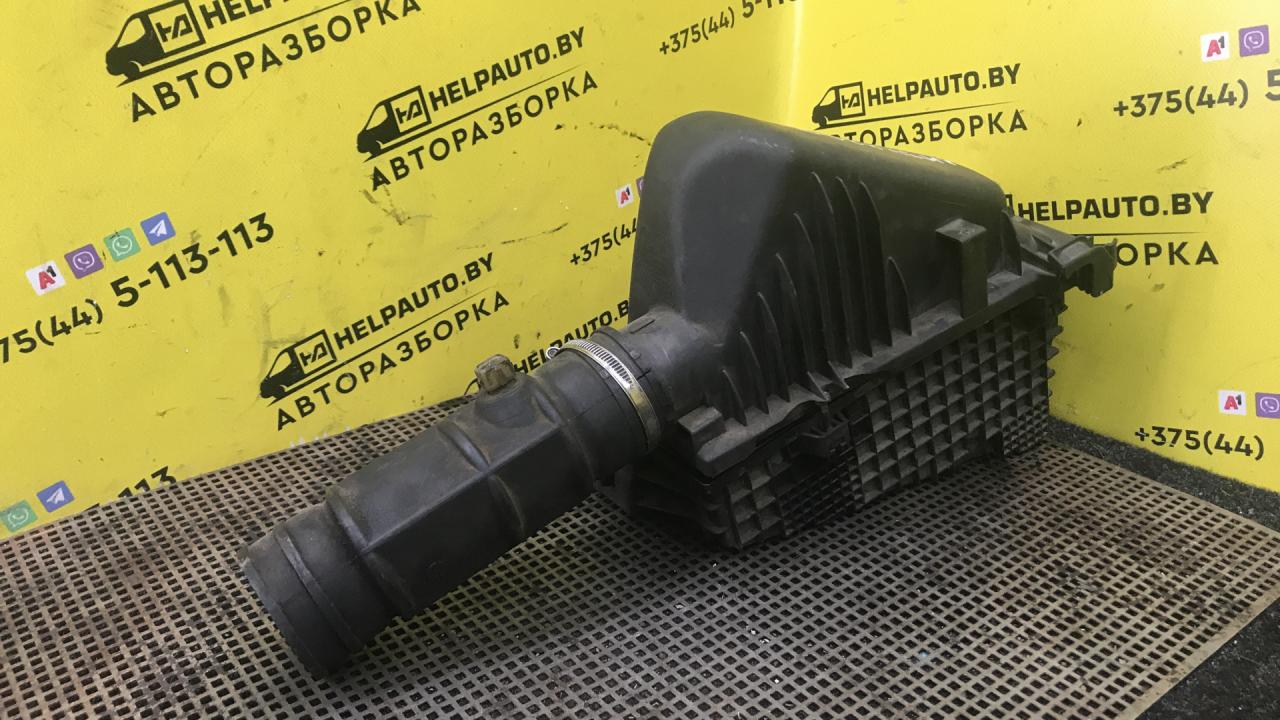 корпус воздушного фильтра Renault Laguna 1 поколение (1993 - 1998), 2.2 л., DTi, дизель, 5МКПП, хетчбэк 5 дв., передний привод - фото №1