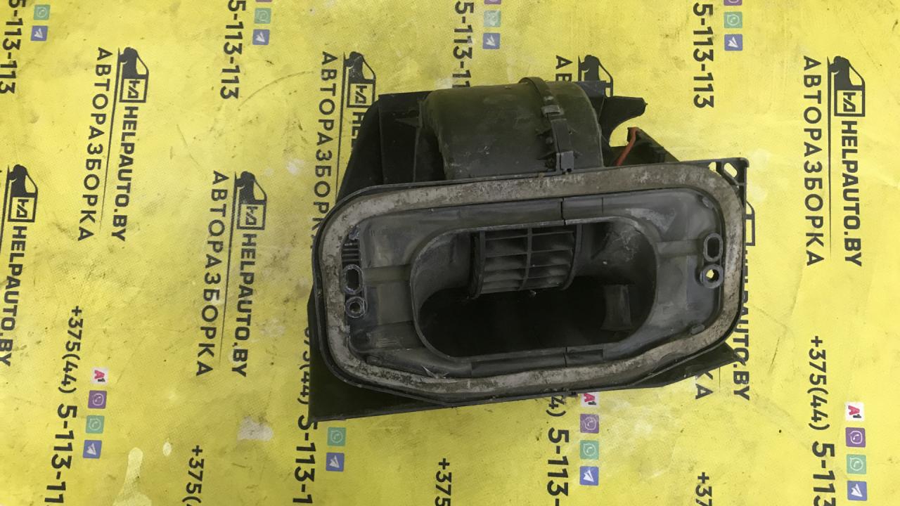 моторчик печки Renault Megane 1 поколение (1995 - 1999), 1.4 л., бензин, МКПП, седан, передний привод - фото №1