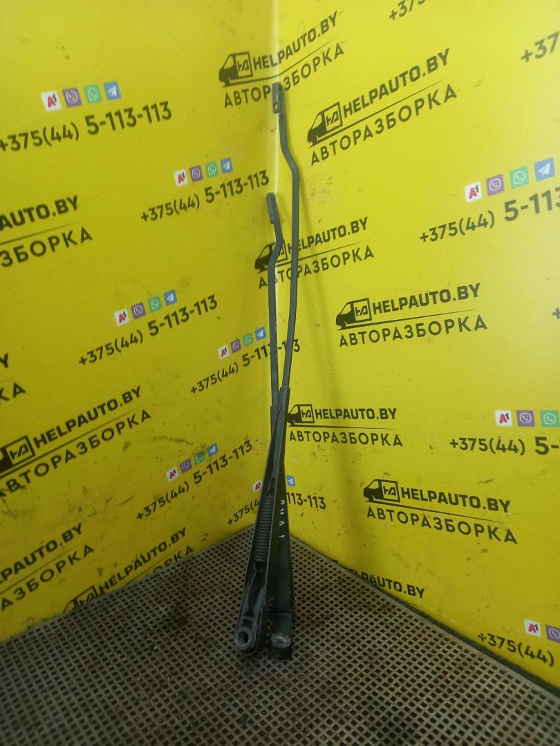 щеткодержатель (поводок стеклоочистителя, дворник) Ford Mondeo 2 поколение 1999, 1.8 л., i, RKA, бензин, АКПП, хетчбэк 5 дв., передний привод - фото №1