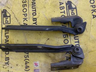 петля капота Audi 100 4A/C4 1993, 2.4 л., дизель, МКПП, седан, передний привод