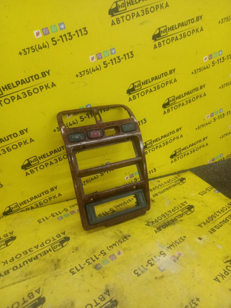 накладка на торпедо (консоль) Nissan Primera P10 1996, 2.0 л., i, бензин, МКПП, универсал, передний привод - фото №1