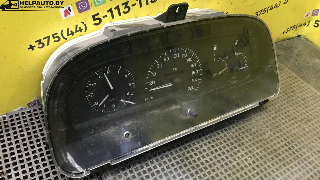 щиток приборов (приборная панель) Renault Laguna 1 поколение 1996, 1.8 л. - фото №1