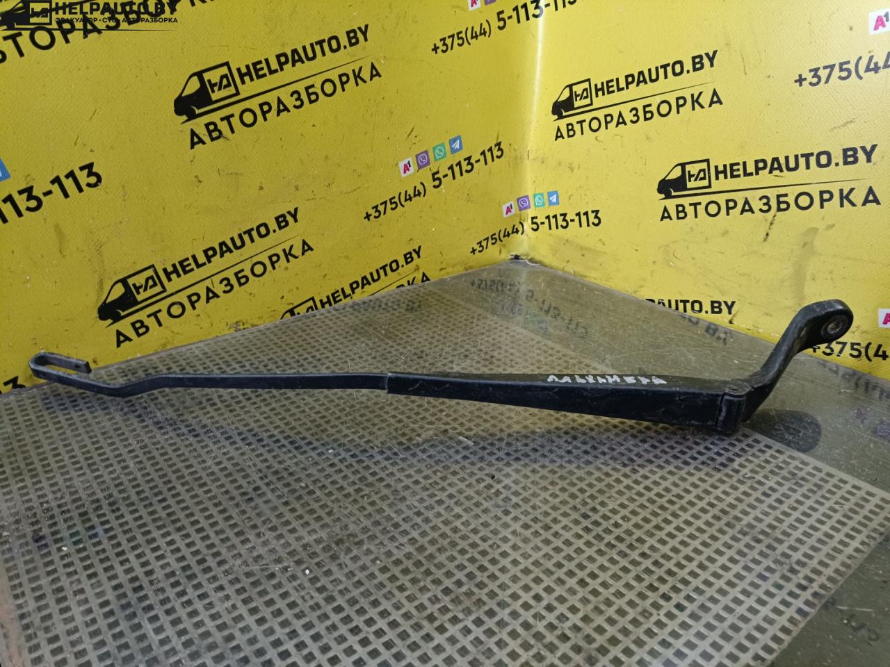 щеткодержатель (поводок стеклоочистителя, дворник) Volkswagen Sharan 1 поколение 1997, МКПП, минивэн - фото №1