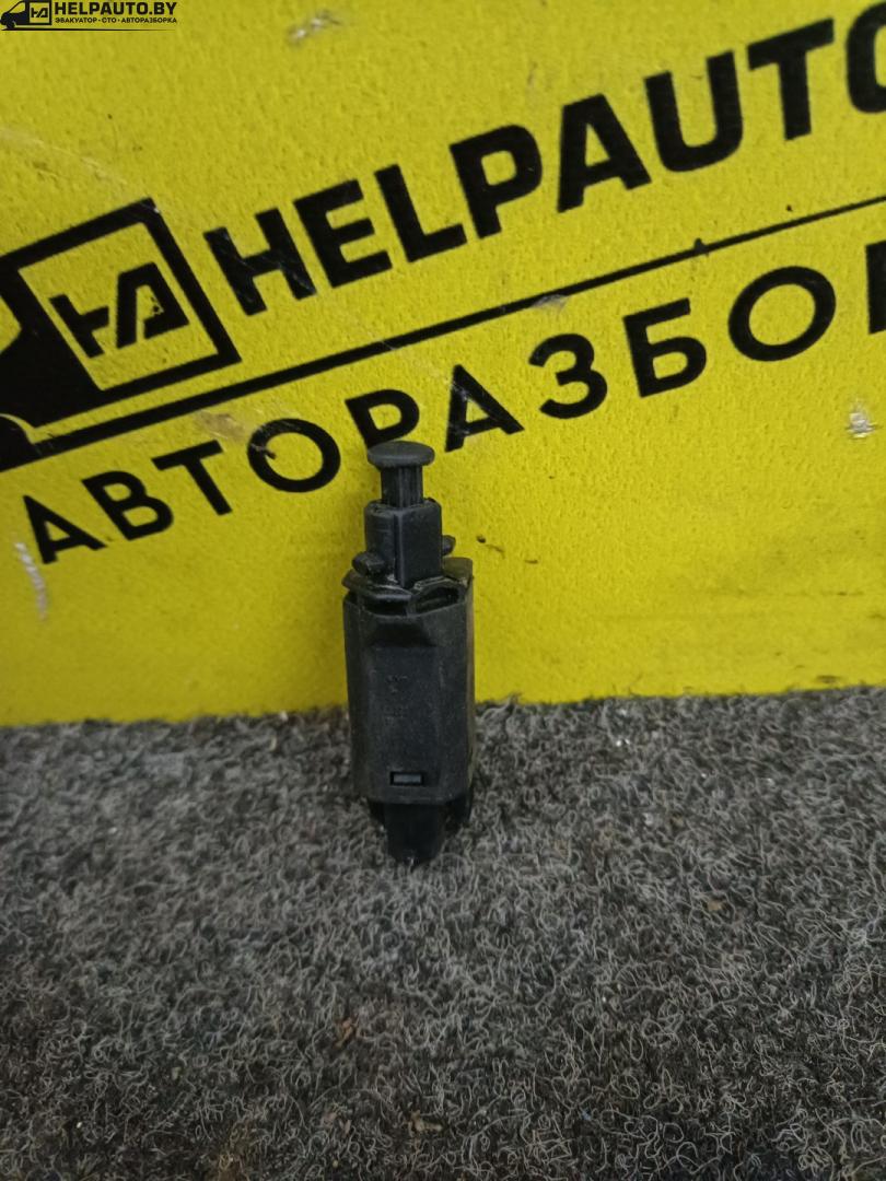 Датчик педали тормоза (лягушка) Volkswagen Golf 3 поколение 1996, 1.5 л., mono, бензин, МКПП, хетчбэк 5 дв., передний привод, ABD - фото №1