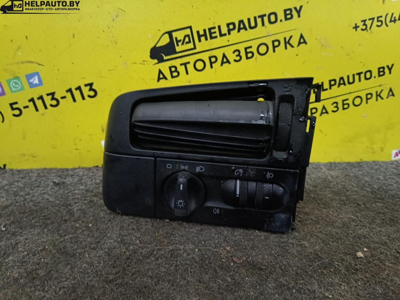 блок управления светом Volkswagen Golf 3 поколение 1993, 1.4 л., i, бензин, МКПП, хетчбэк 5 дв., передний привод, ABD, MONO - фото №1