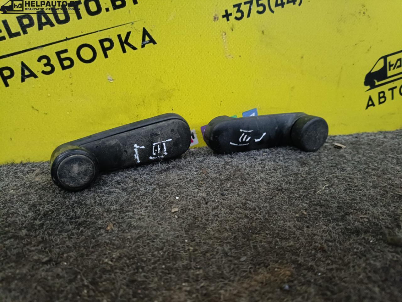 ручка стеклоподъемника Volkswagen Golf 3 поколение 1993, 1.4 л., i, бензин, МКПП, хетчбэк 5 дв., передний привод, ABD, MONO - фото №1