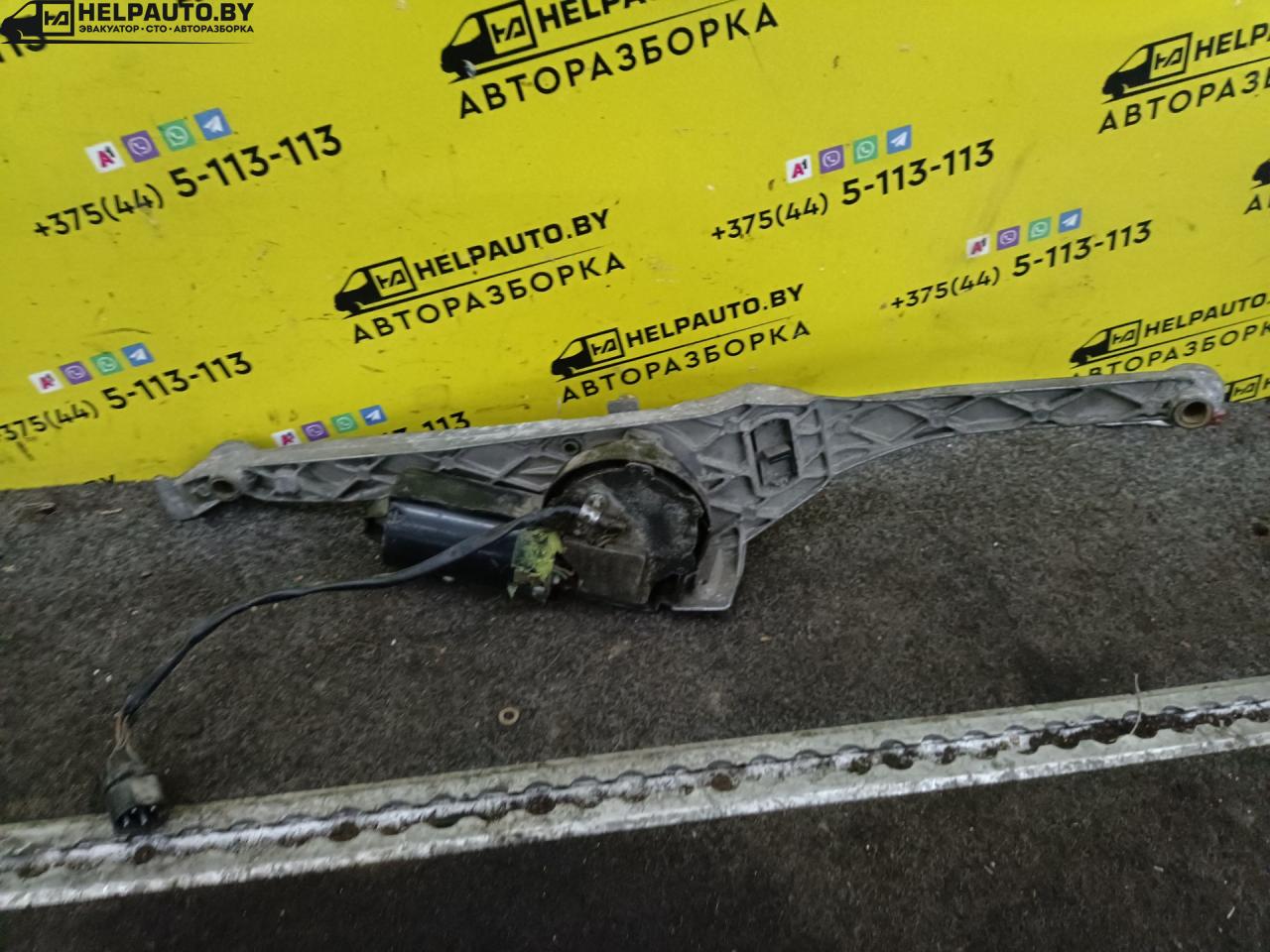 моторчик передних стеклоочистителей (дворников) BMW 7 серия E38 1996 - фото №1