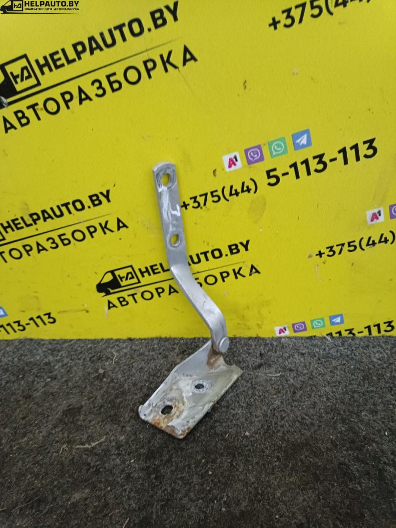 петля капота левая Volkswagen Vento 1 поколение 1994, 1.8 л., i, бензин, МКПП, седан, передний привод - фото №1