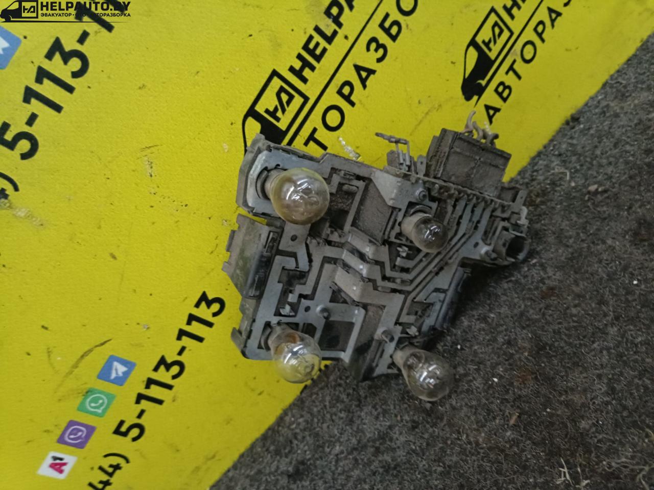 панель заднего правого фонаря Volkswagen Golf 2 поколение 1990, 1.8 л., i, бензин, МКПП, хетчбэк 5 дв., передний привод - фото №1