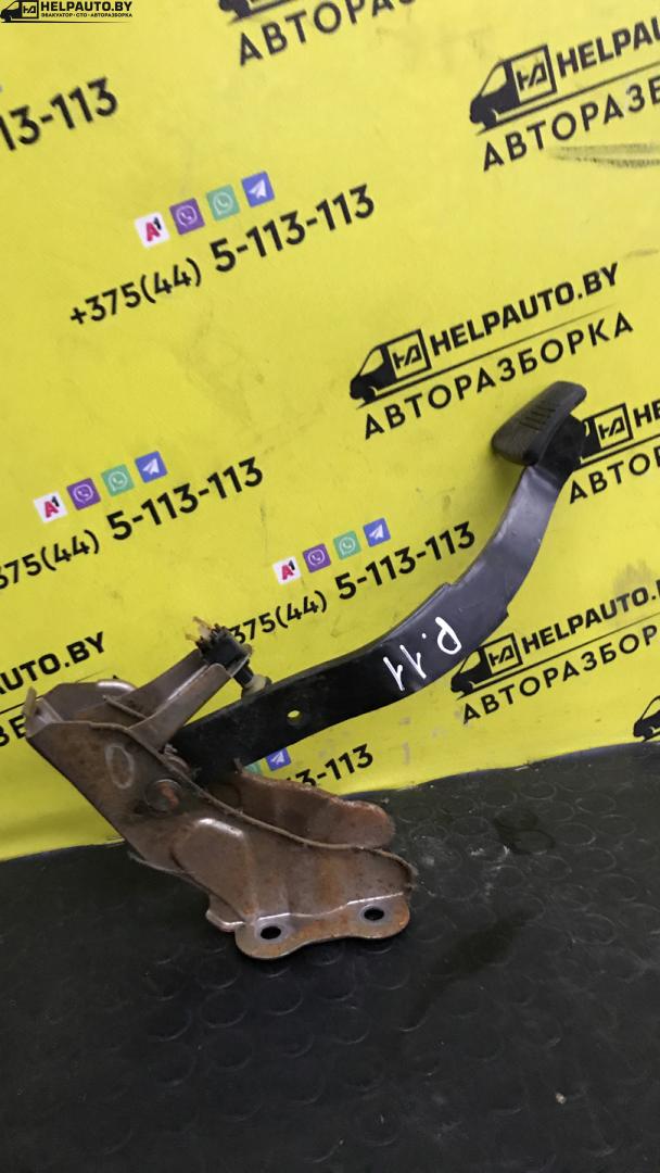 педаль тормоза Nissan Primera P11 1998, 1.6 л., i, бензин, МКПП, хетчбэк 5 дв., передний привод, GA16 - фото №1