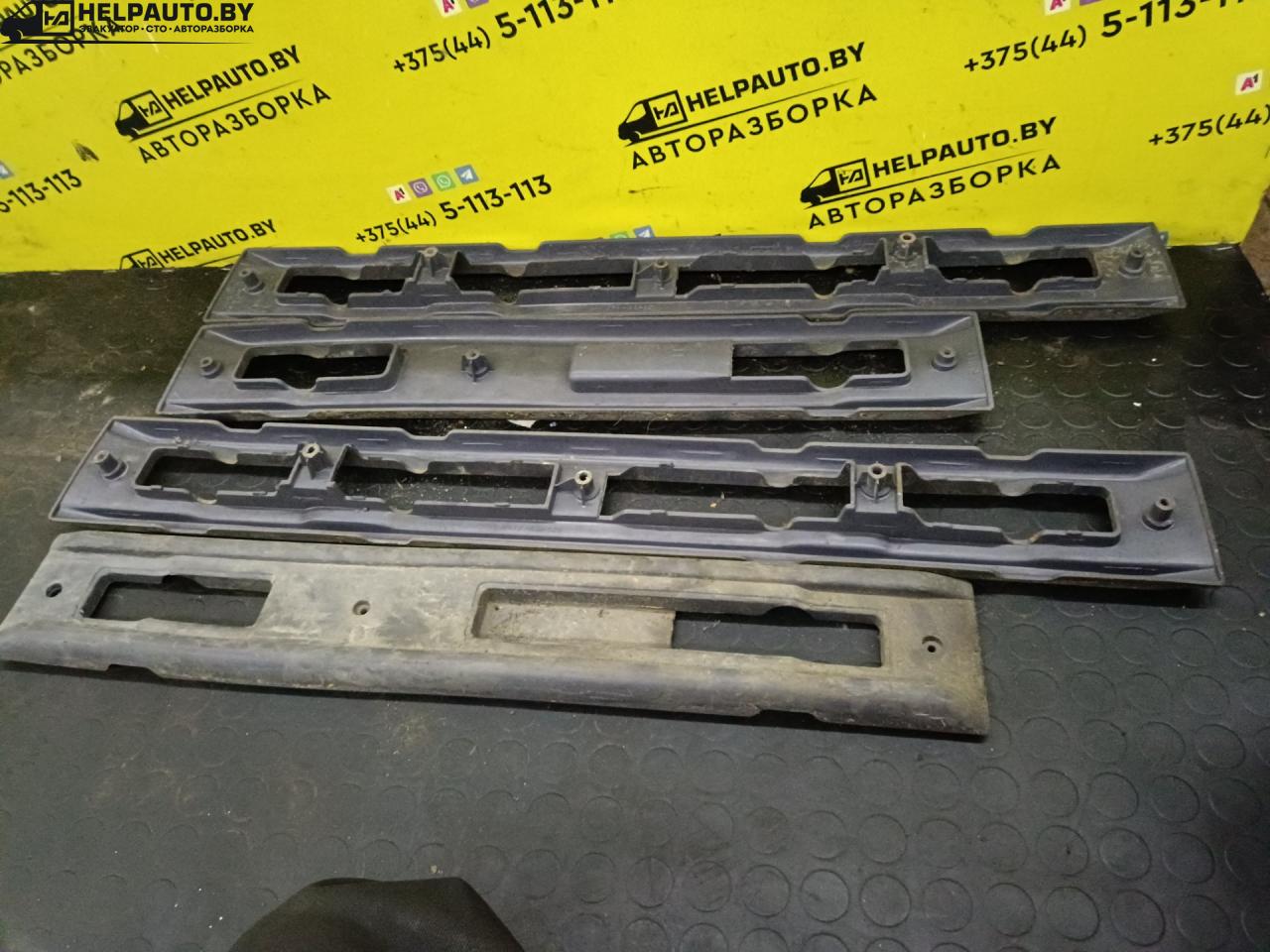 пластик Dodge Caravan 3 поколение 1998, 2.4 л., i, бензин, АКПП, минивэн, ADZ - фото №1