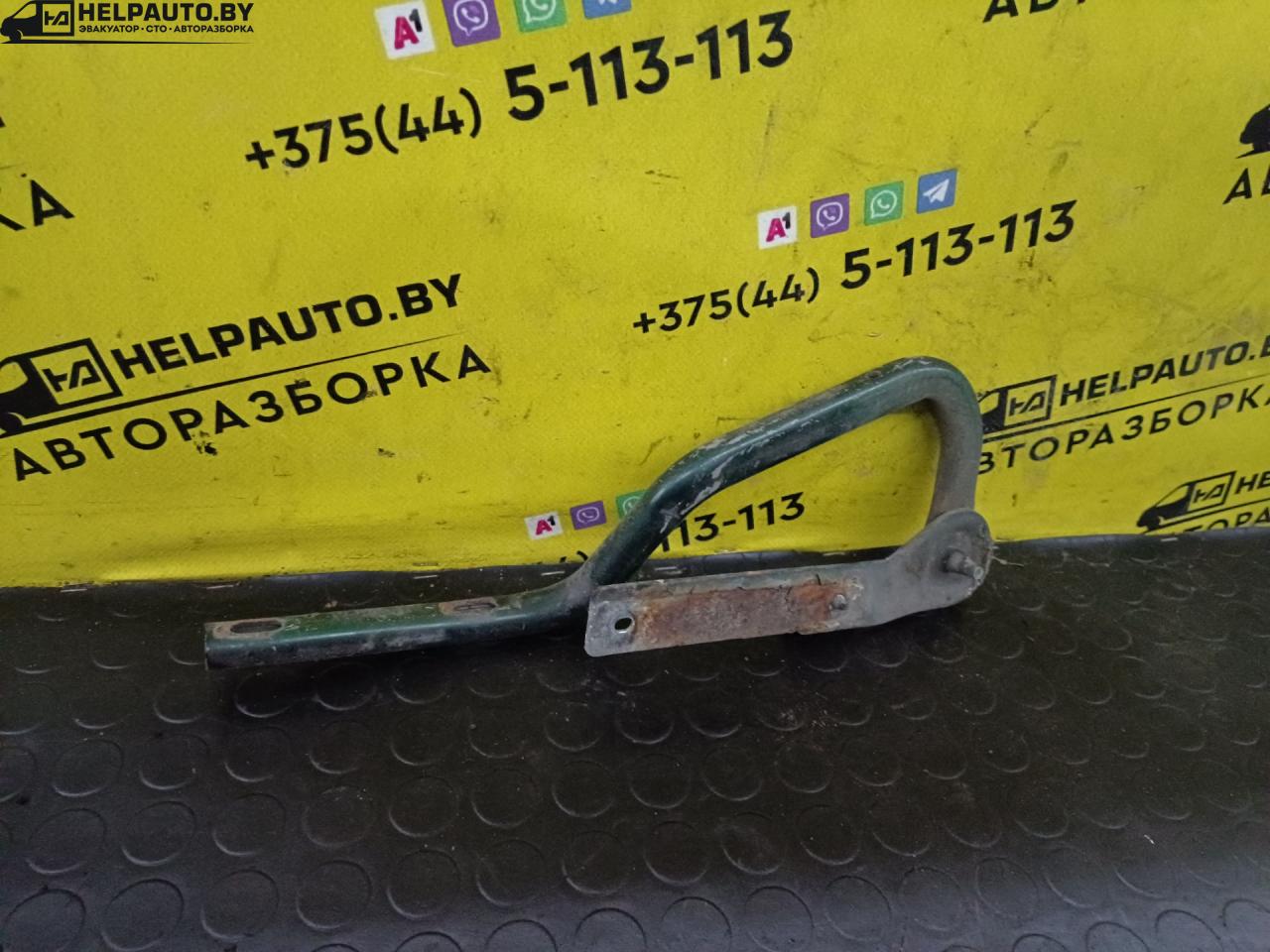 петля капота правая Dodge Caravan 3 поколение 1998, 2.4 л., i, бензин, АКПП, минивэн, ADZ - фото №1