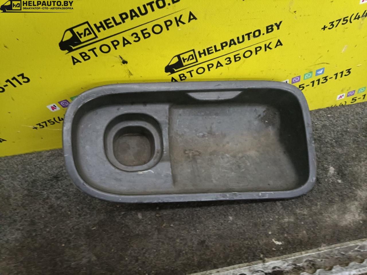 пластик Ford Transit 6 поколение 2000, 2.4 л., i, дизель, МКПП, микроавтобус, задний привод - фото №1