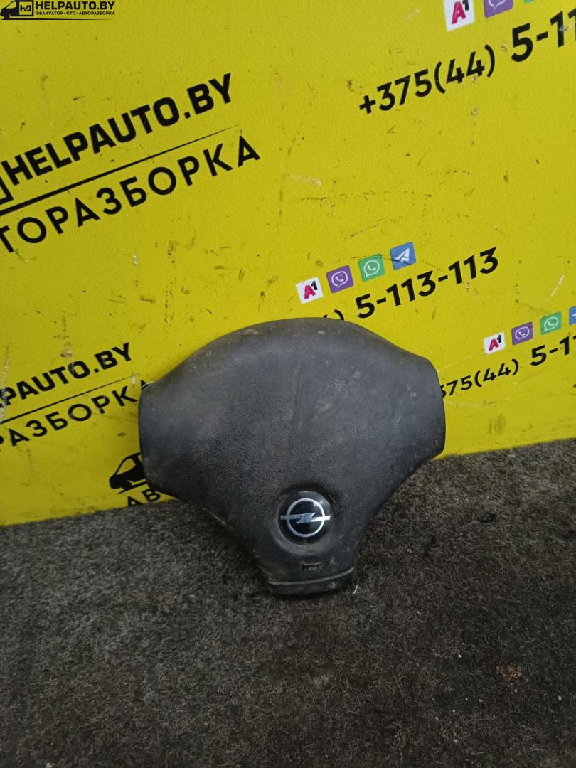 подушка безопасности водителя Opel Vectra A 1991, 2.0 л., бензин, МКПП, хетчбэк 5 дв., передний привод - фото №1
