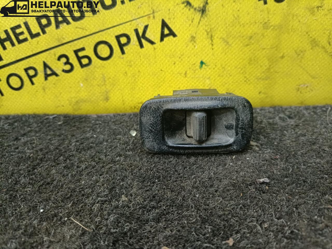 кнопка стеклоподъемника заднего левого Toyota Carina E 1 поколение 1997, 1.8 л., бензин, МКПП, хетчбэк 5 дв., передний привод, 7A-FE - фото №1