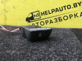 Кнопка блокировки двери Hyundai Sonata Y3 [рестайлинг] 1996, 2.0 л., бензин, МКПП, седан, передний привод, G4CP