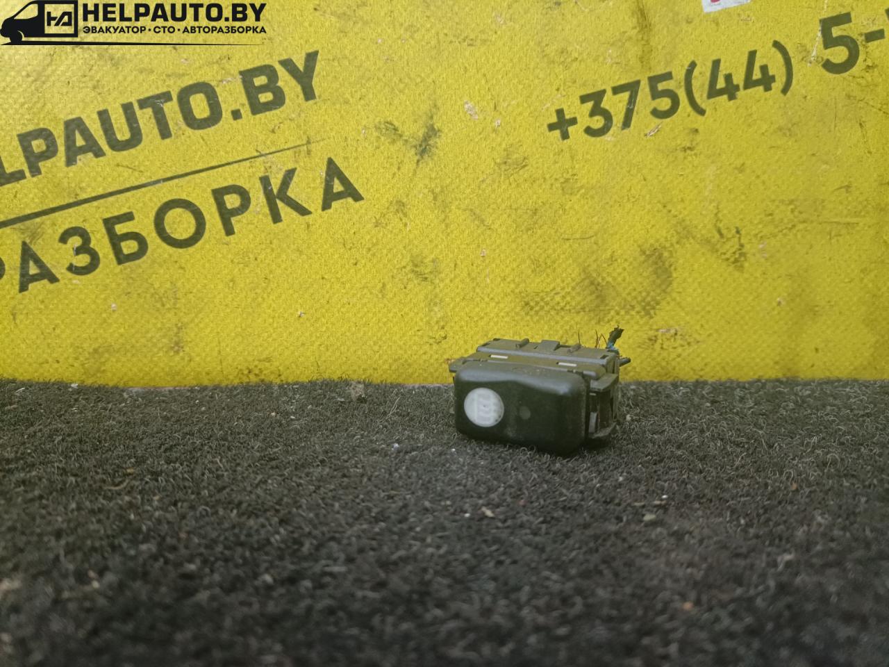 кнопка (выключатель) Mercedes-Benz E-Класс W124 1987, 2.0 л., D, дизель, МКПП, седан, задний привод - фото №1