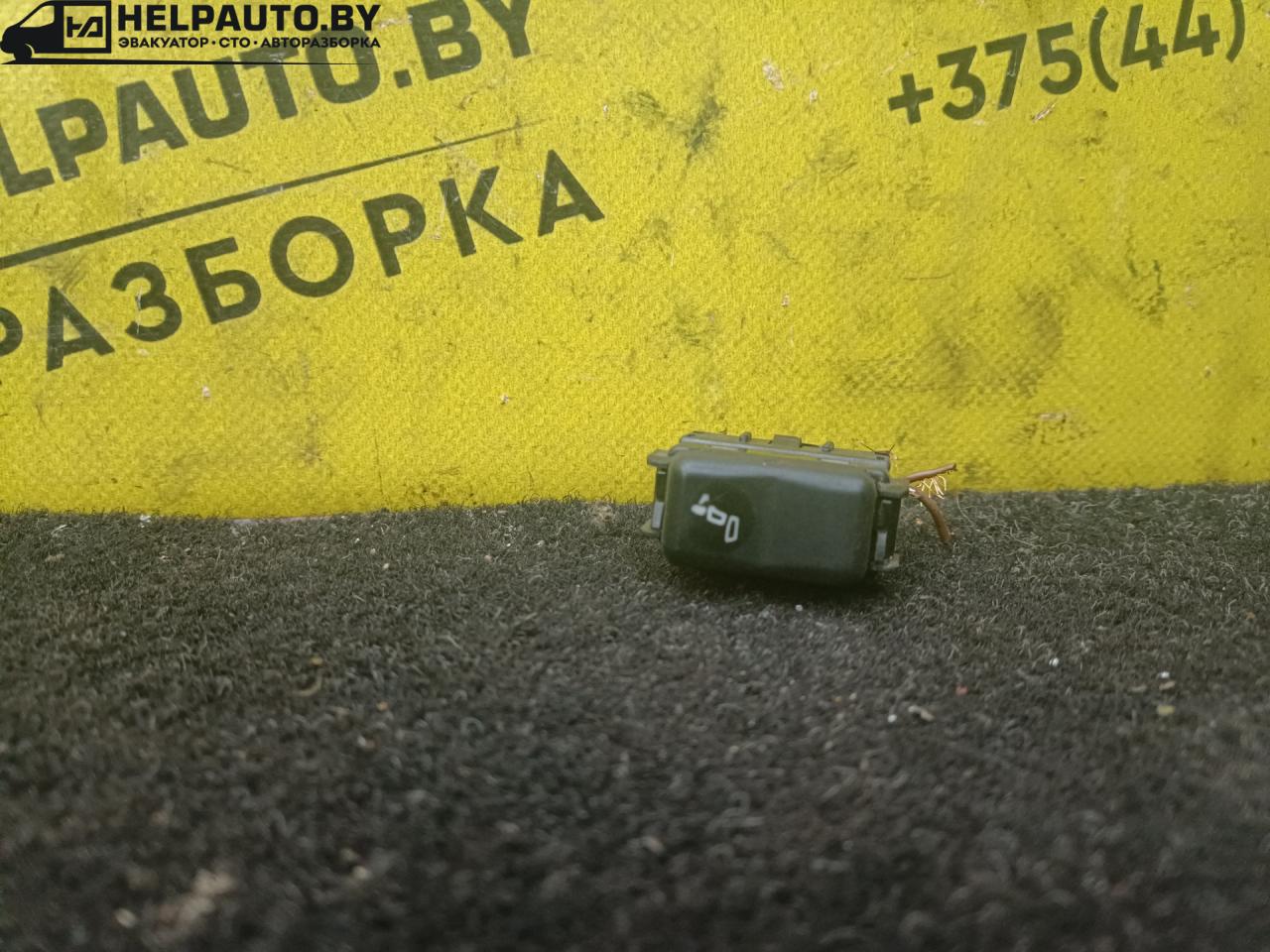 кнопка (выключатель) Mercedes-Benz E-Класс W124 1987, 2.0 л., D, дизель, МКПП, седан, задний привод - фото №1