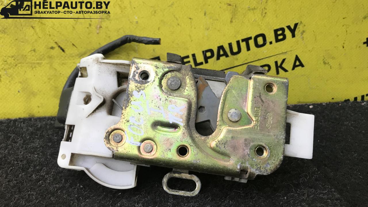 замок двери передней правой Ford Focus 1 поколение 2000, МКПП, седан, передний привод - фото №1