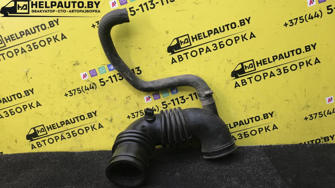 патрубок воздушного фильтра Renault 21 1 поколение 1986, 2.2 л., i, бензин, МКПП, седан, передний привод, J7T, 7700730352 - фото №1