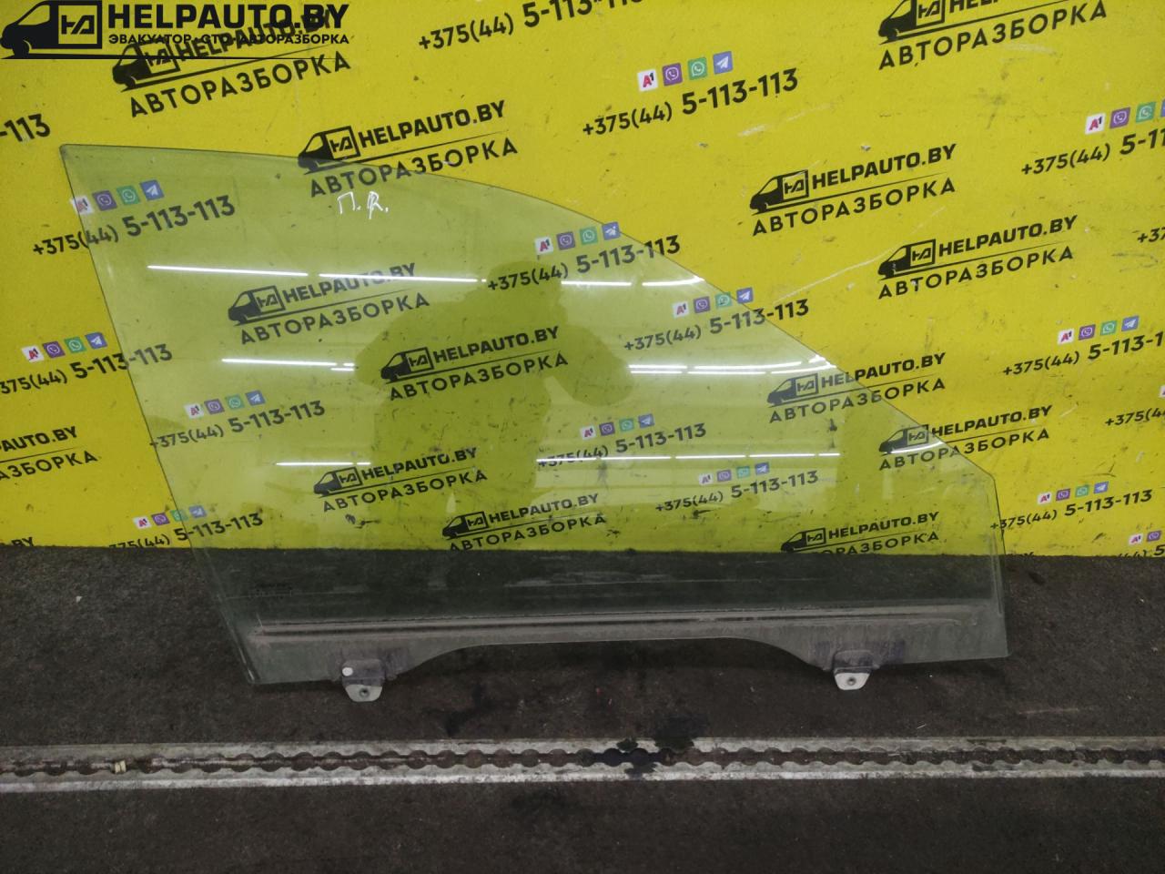 стекло двери передней правой Rover 600 Series 1 поколение 1995, 2.0 л., i, F20Z1, бензин, 5МКПП, седан, передний привод, F20Z1 - фото №1