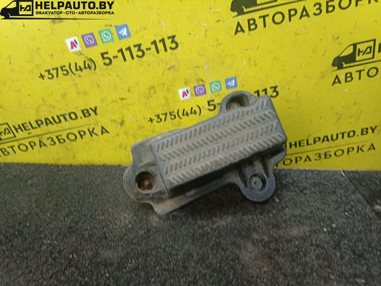 пластик Rover 600 Series 1 поколение 1995, 2.0 л., F20Z1, бензин, 5МКПП, седан, передний привод, F20Z1 - фото №1