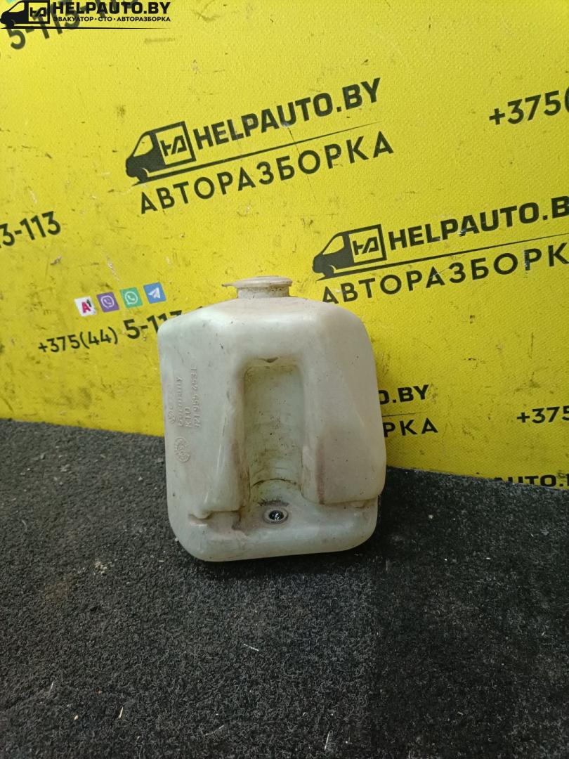 бачок омывателя Volkswagen Passat B2 1986, 1.6 л., karb., бензин, МКПП, универсал, передний привод, 056103373F - фото №1