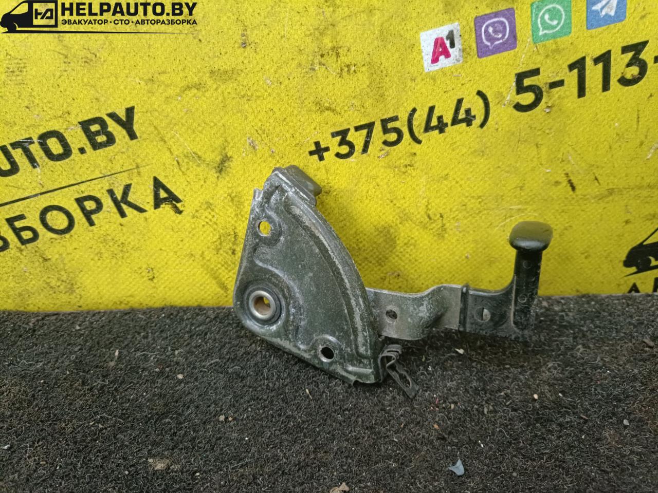 ручка открывания капота Audi 100 С3 1986, 1.8 л., karb., бензин, МКПП, седан, передний привод - фото №1