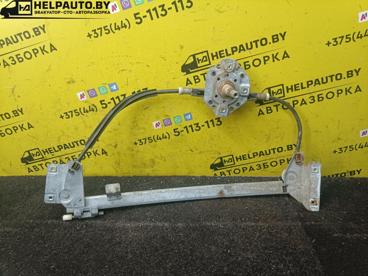 стеклоподъемник задний правый Audi 100 С3 1985, 1.9 л., karb., бензин, МКПП, седан, передний привод - фото №1