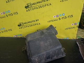 корпус воздушного фильтра Audi 100 С3 1985, 2.3 л., i, бензин, МКПП, хетчбэк 5 дв., передний привод