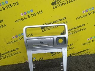 консоль салона Mazda 626 3 поколение 1990, 2.0 л., i, бензин, МКПП, хетчбэк 5 дв., передний привод