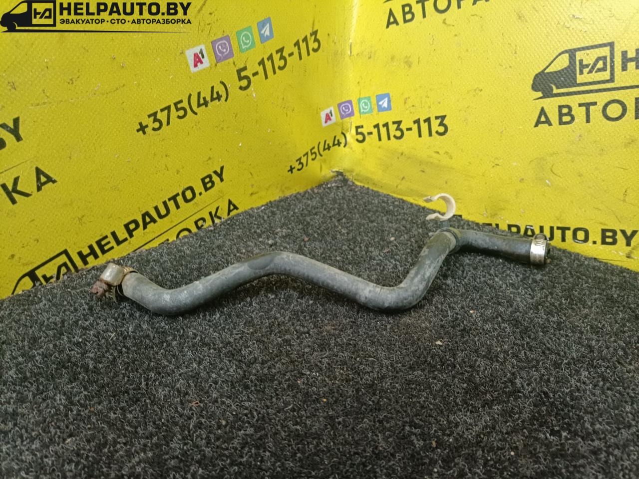 патрубок радиатора Mercedes-Benz E-Класс W124 1989, 2.0 л., i, бензин, МКПП, седан, задний привод - фото №1