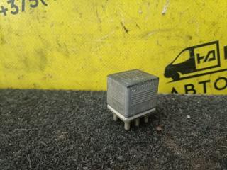 блок управления вентилятором (реле) Mercedes-Benz E-Класс W124 1989, 2.0 л., i, бензин, МКПП, седан, задний привод, 0015425319